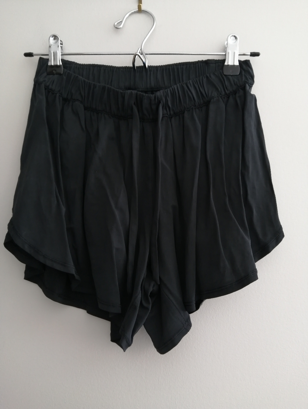 Lululemon Flow In Elegance Shorts 4.5" Flowy Cupro Fabric Loose Fit Black Size 2